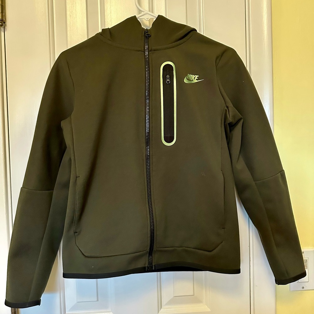 Price dropped! Nike Tech Fleece jacket boys L olive green, worn only a few times